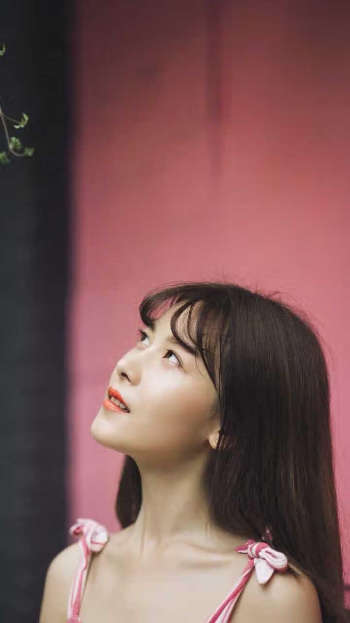 “成都滑轮赛场：谁将成为滑轮运动的新王者？”